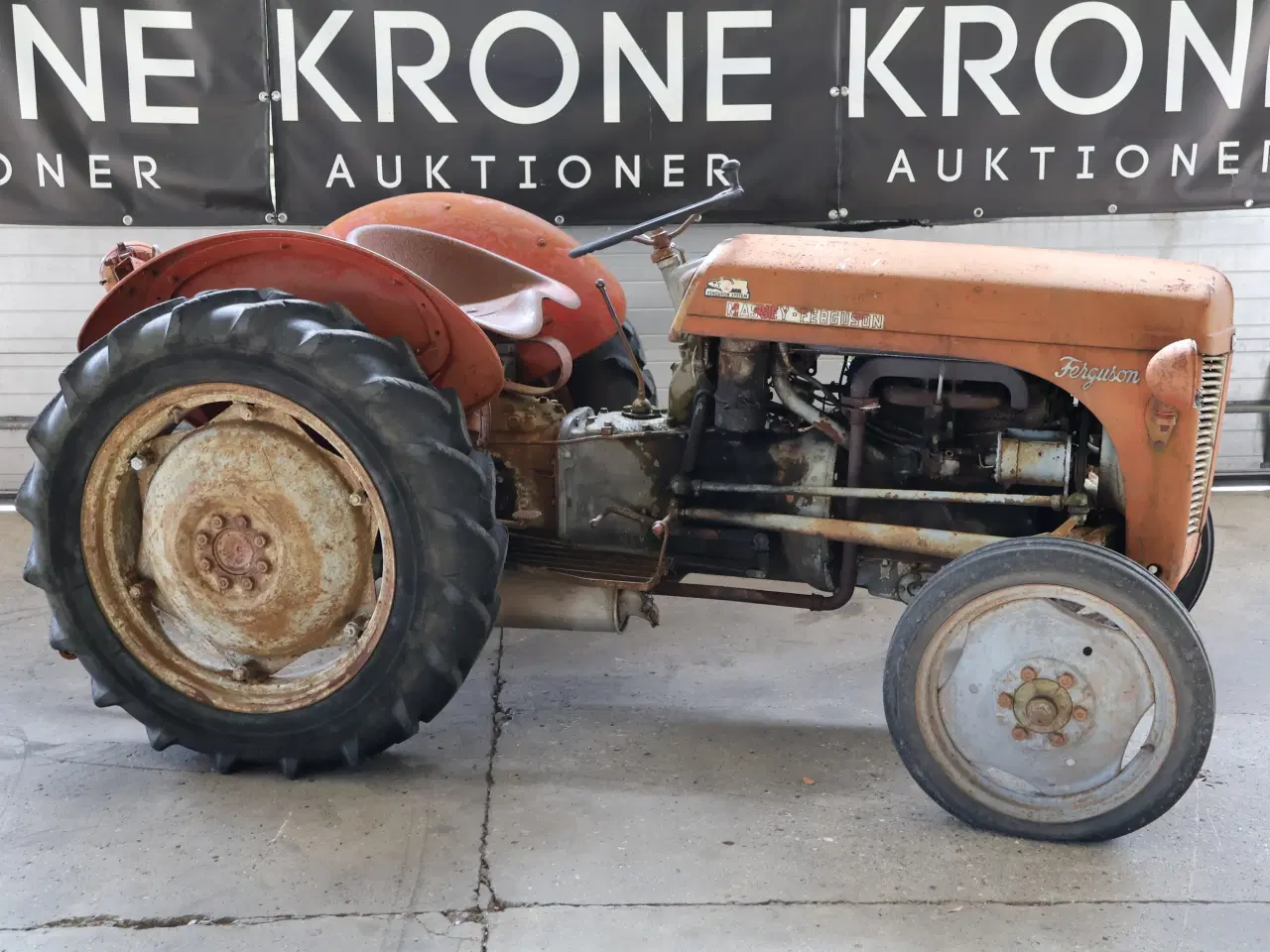 Billede 2 - Ferguson 31. 4 cylinder benzin.