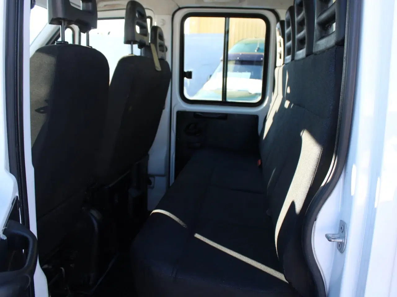 Billede 7 - Iveco Daily 3,0 35S18 Mandskabsvogn m/lad