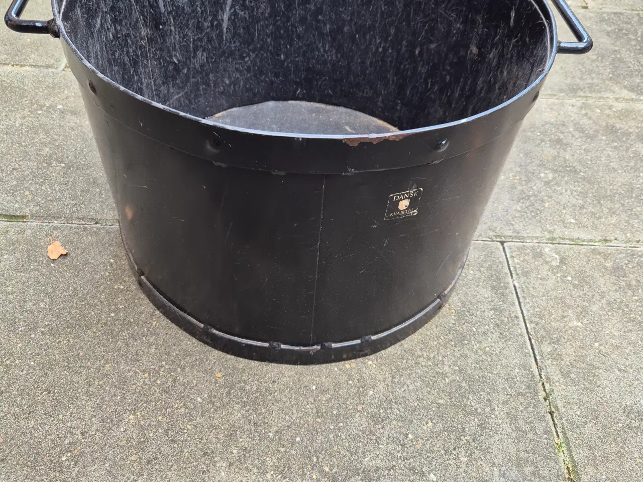 Billede 1 - Brændespand i sortmalet jern.
