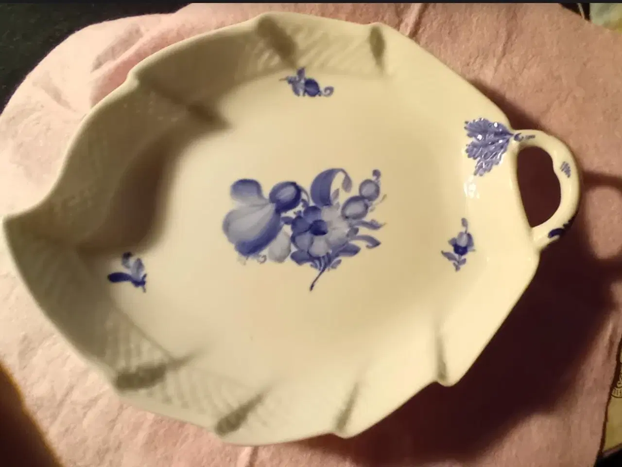 Billede 2 - Stor blå blomst samling plus 7 platter