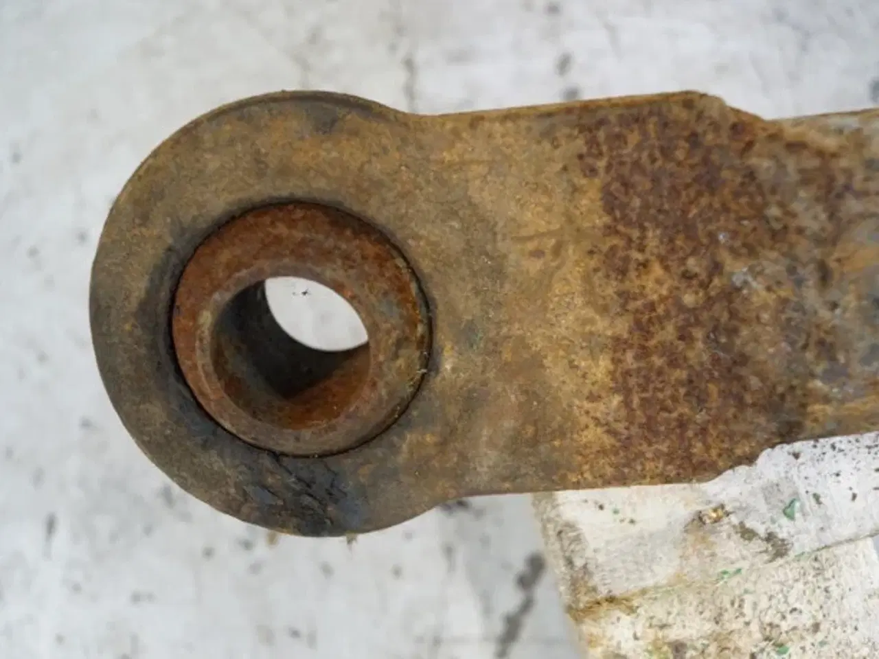 Billede 10 - John Deere 4040 R.H. Liftarm AR80666