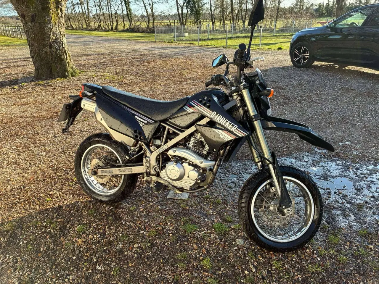 Billede 4 - Kawasaki D-Tracker 125cc – Sort, Super Stand!