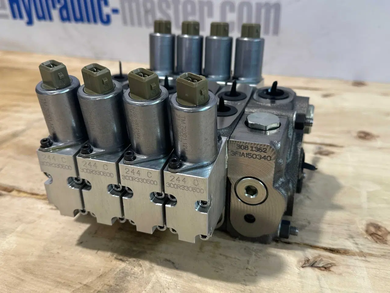 Billede 4 -  Walvoil DPX50 4 funktioner + radiofjernbetjening