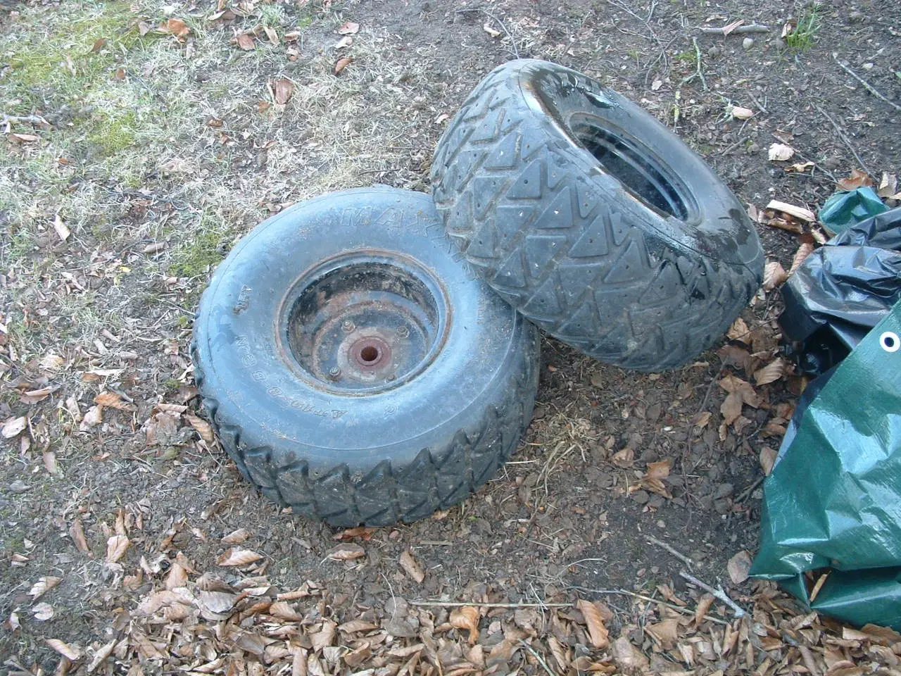 Billede 1 - 2 atv hjul holder luft og med nav