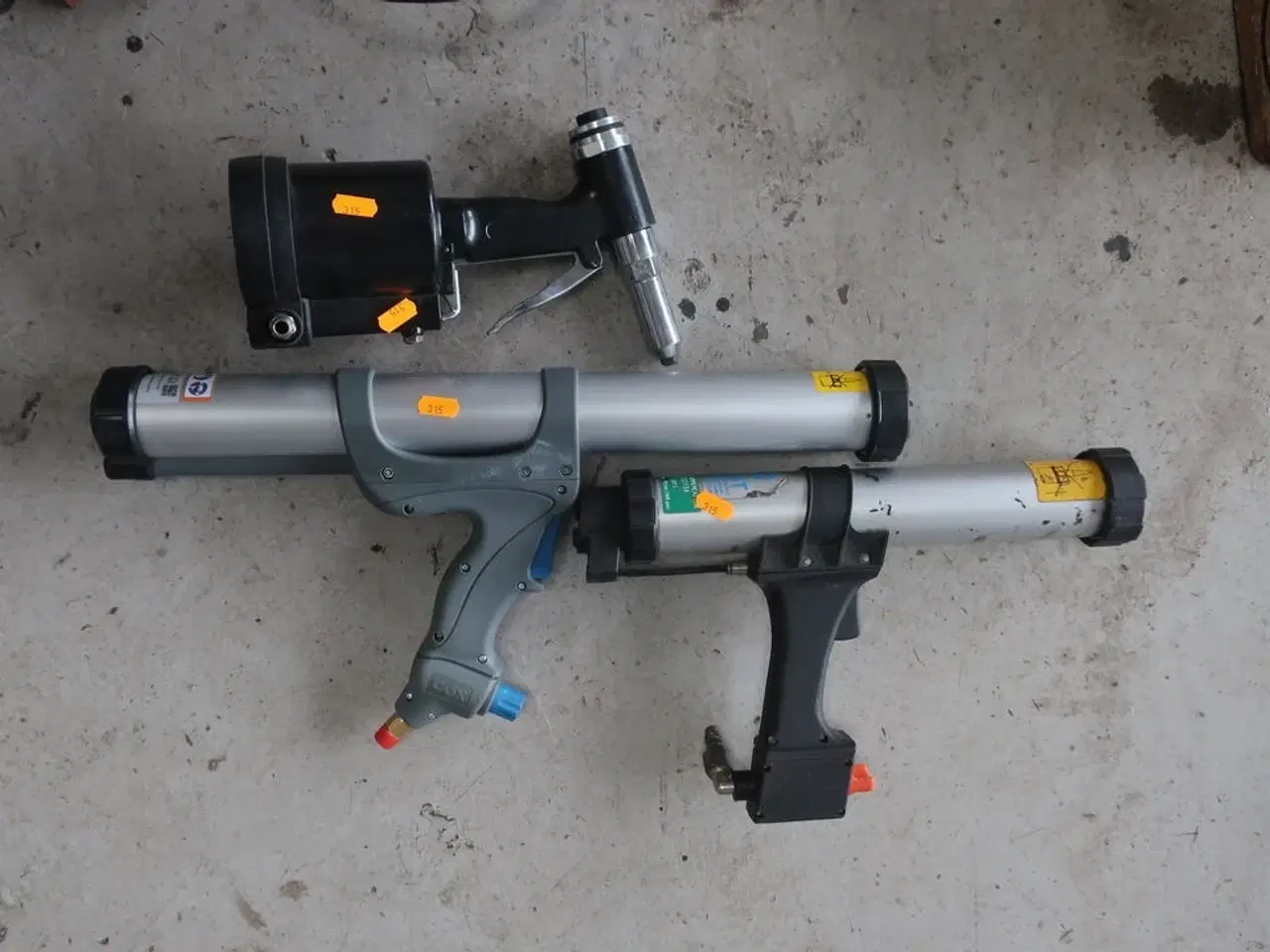 Billede 1 - 2 stk. fugepistoler samt popnitteværktøj