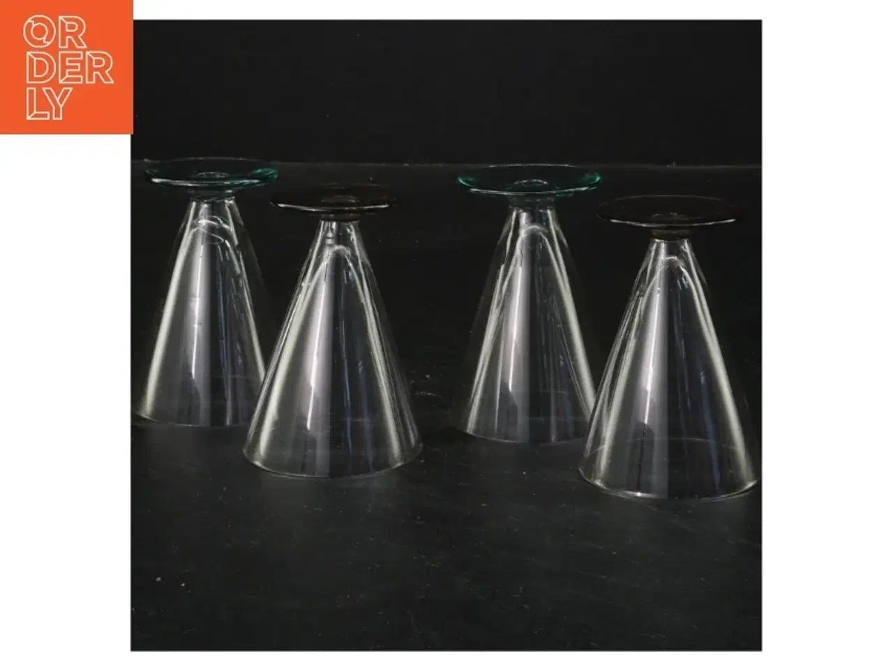 Billede 2 - Sæt med fire glas (str. 7,5x5,5 cm)