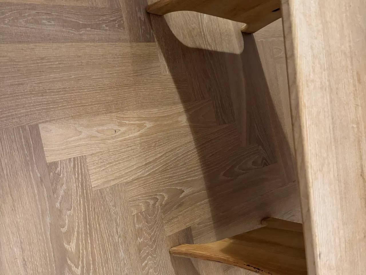 Billede 2 - Lille træbord