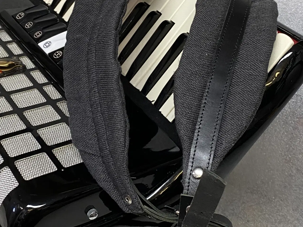 Billede 5 - Perrot tangent-harmonika sælges – nyserviceret