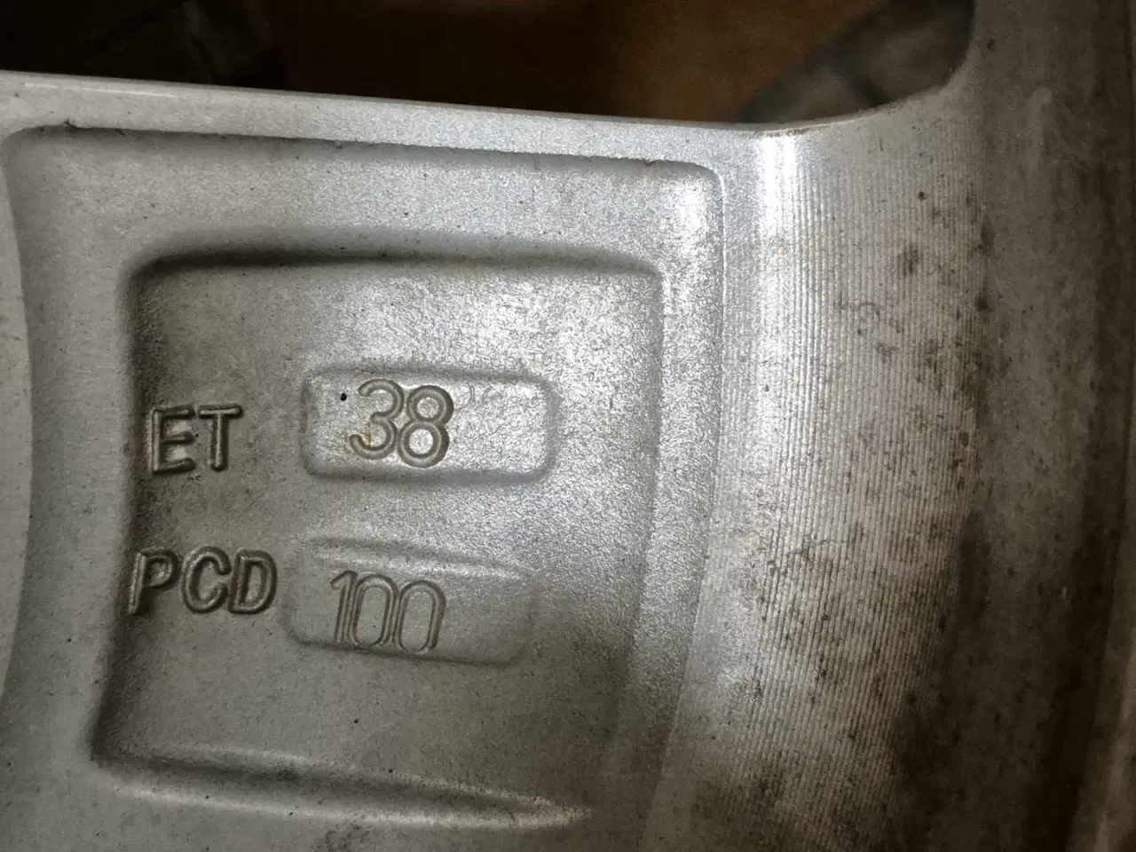 Billede 5 - Alufælge med dæk