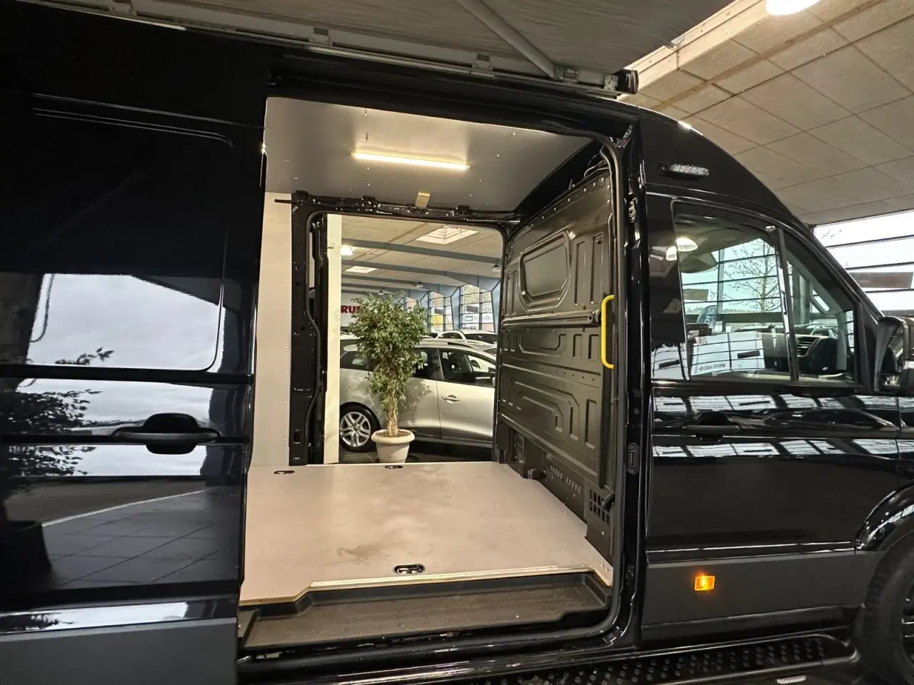 Billede 13 - VW Crafter 35 2,0 TDi 177 Kassevogn L4H3 aut.