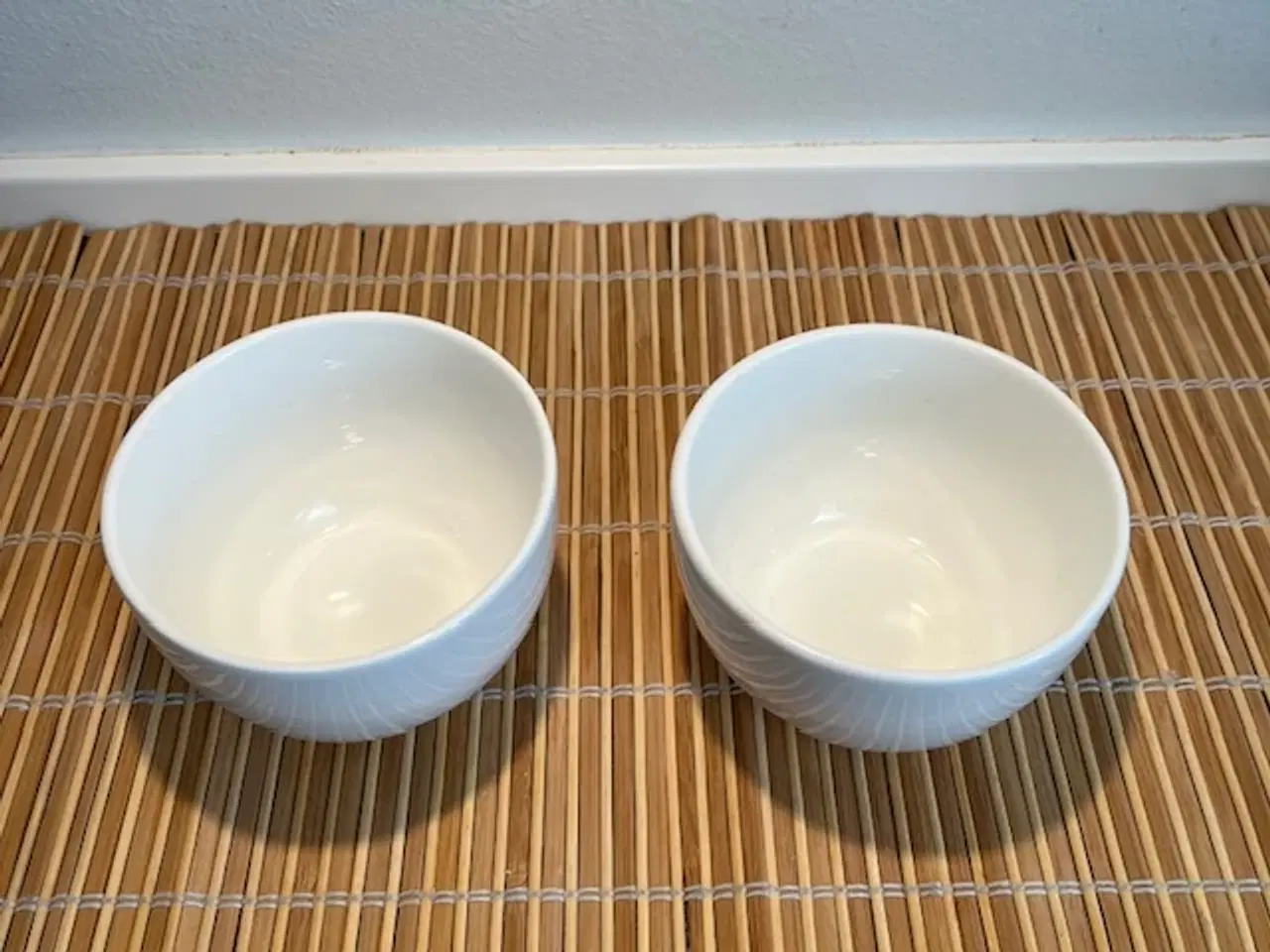 Billede 6 - Flot sæt i robust hvidt porcelæn til morgenbordet