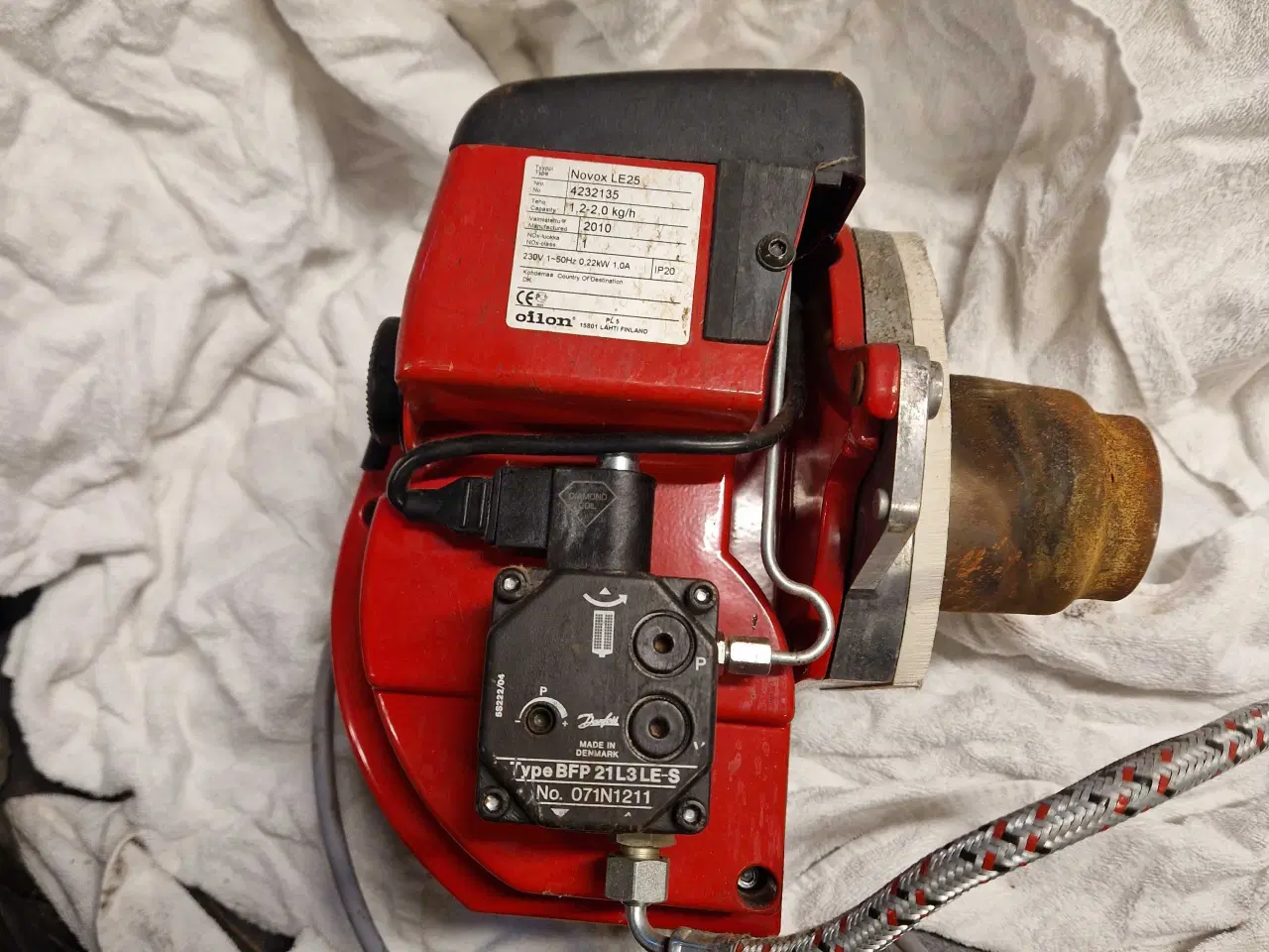 Billede 7 - Oliefyr er i god stand  har kørt som nødfyr