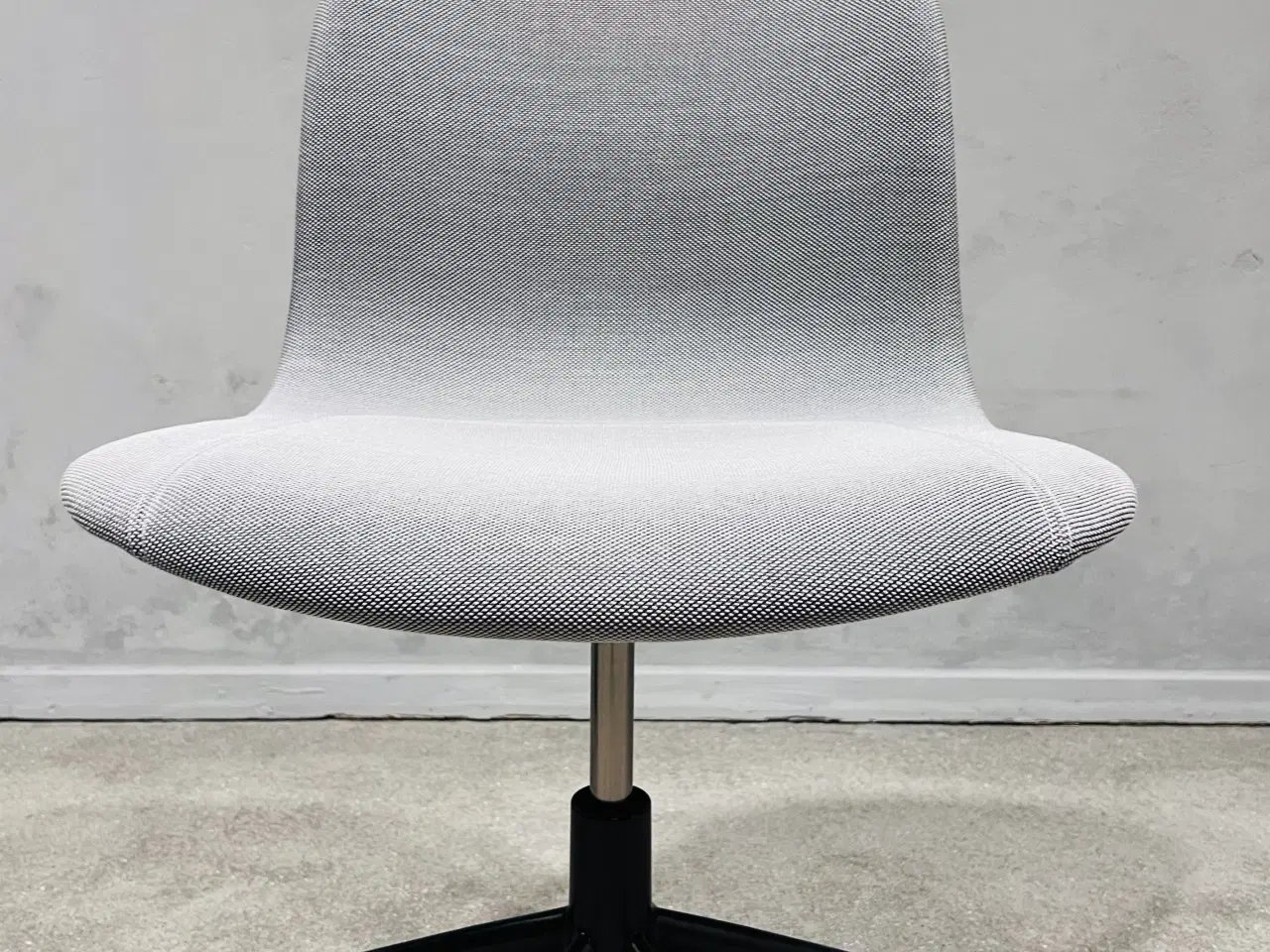 Billede 1 - HAY, About a Chair - AAC51 - Lys grå - Fuldpolstre