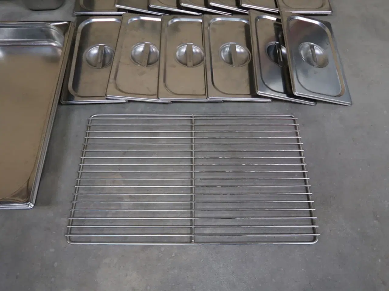 Billede 4 - 32 stk. ass. Rustfrit stål kantiner / låg