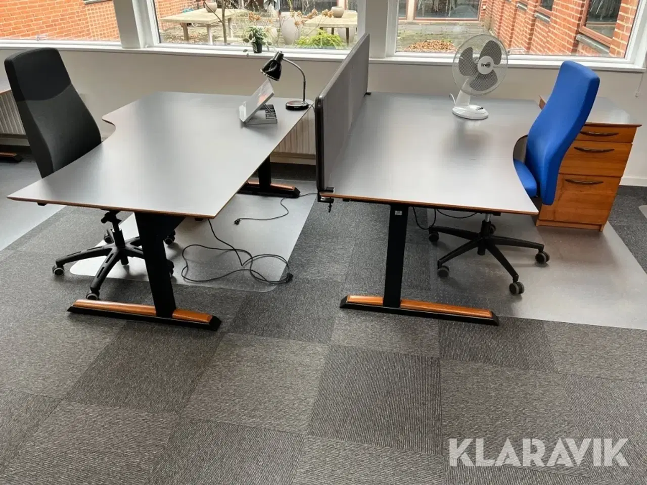 Billede 10 - Kontor møbler 4 sæt  med stole