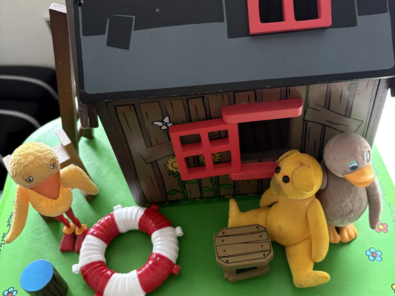 Billede 2 - Bamses hus - incl venner og møbler.