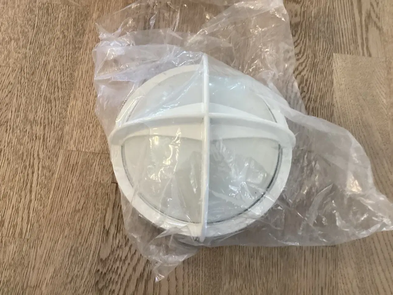 Billede 2 - Meget fin hvid Mini Piratlampe fra Nordisk Solar