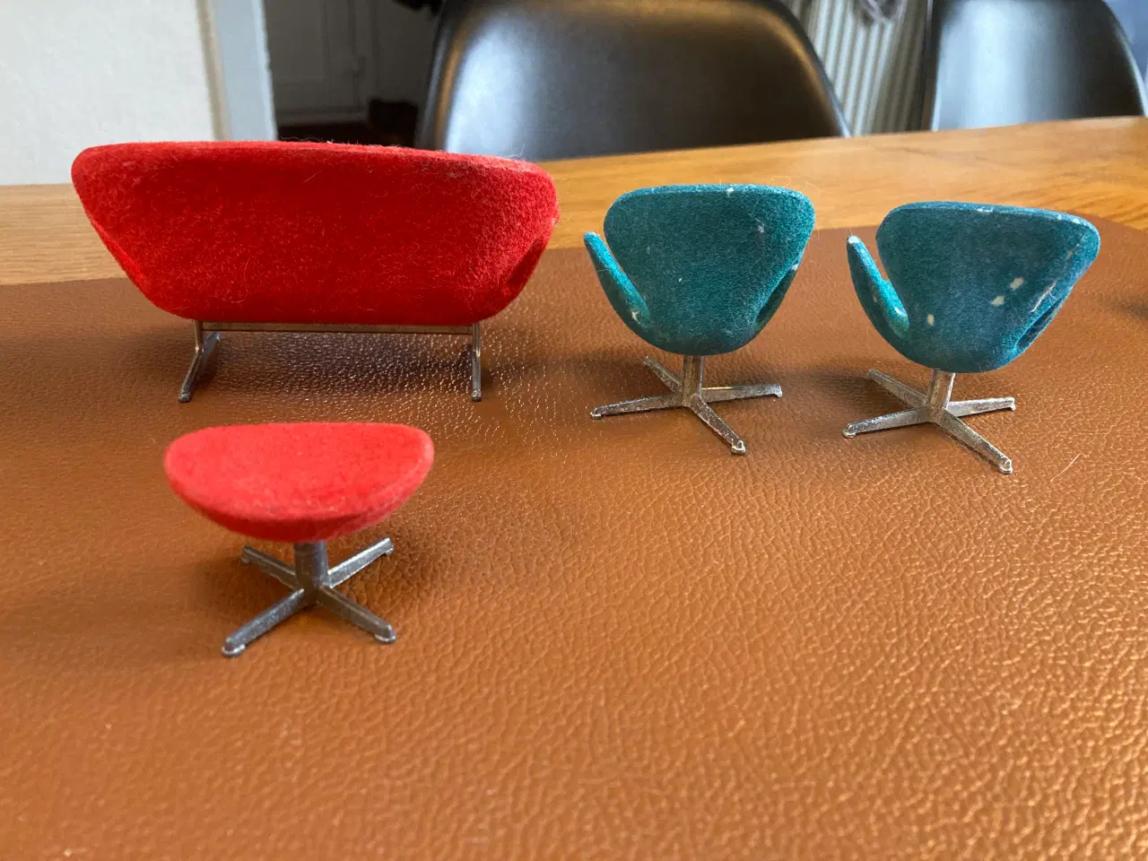 Billede 2 - Arne Jacobsen miniature møbler