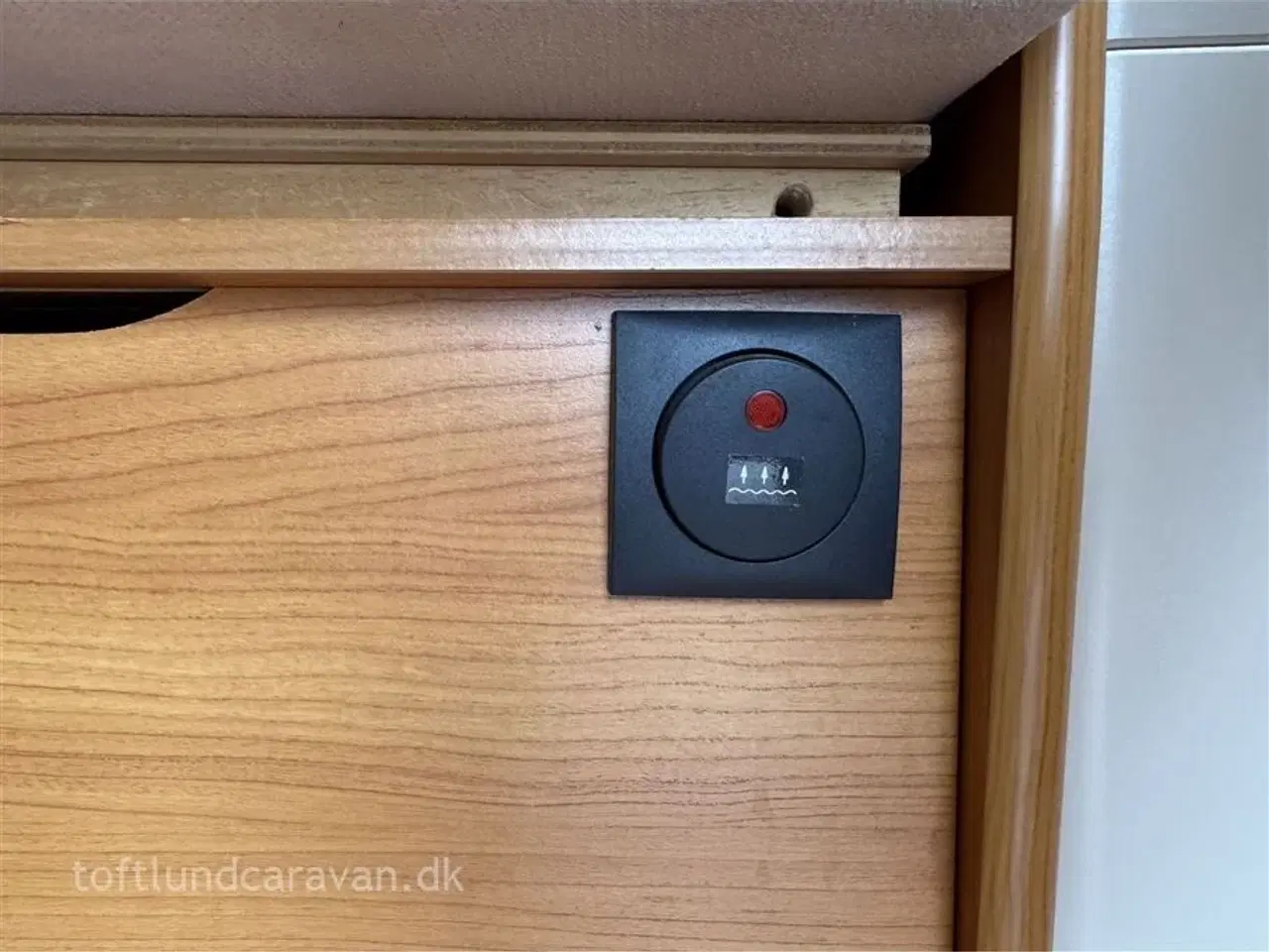 Billede 11 - 2009 - Fendt Saphir Style 510 TFB   Top udstyret  m/MOVER, EL støtteben, Gulvvarme mv. Meget velholdt vogn. Stor lasteevne.