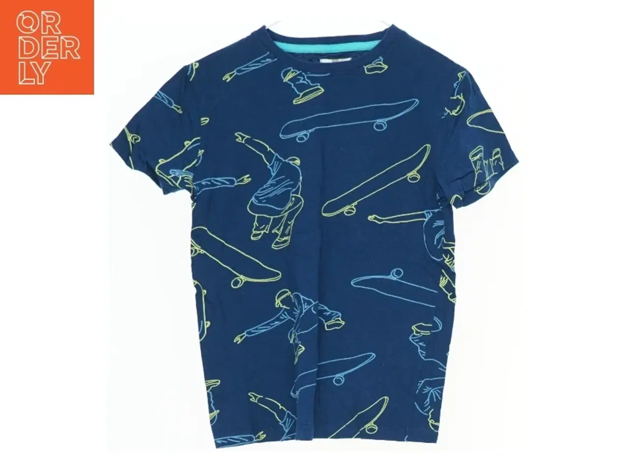 Billede 1 - T-shirt med skateboard-print fra Boys (str. 134)