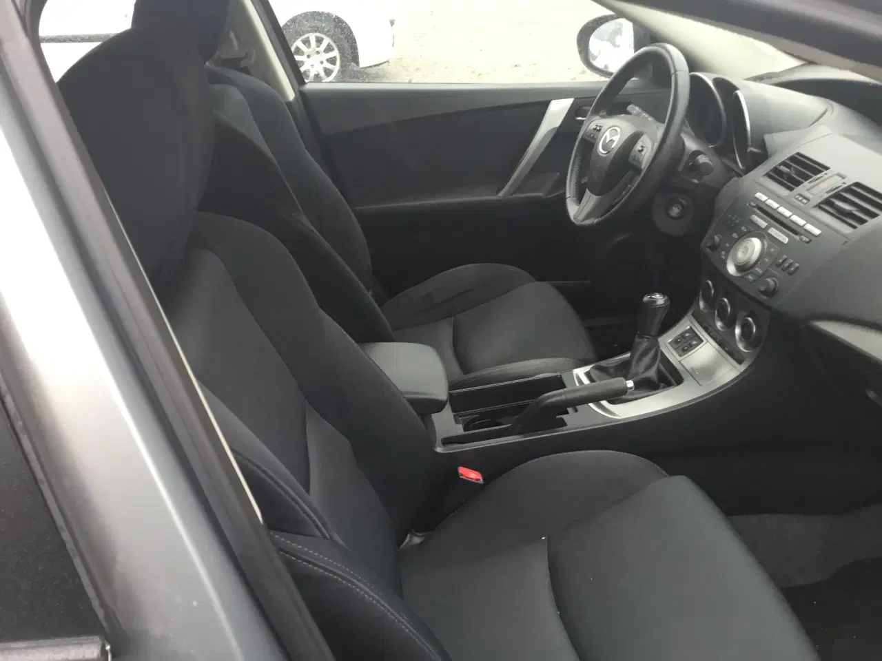 Billede 5 - Mazda 3 1.6 benzin 1.ejer service ok meget velhold