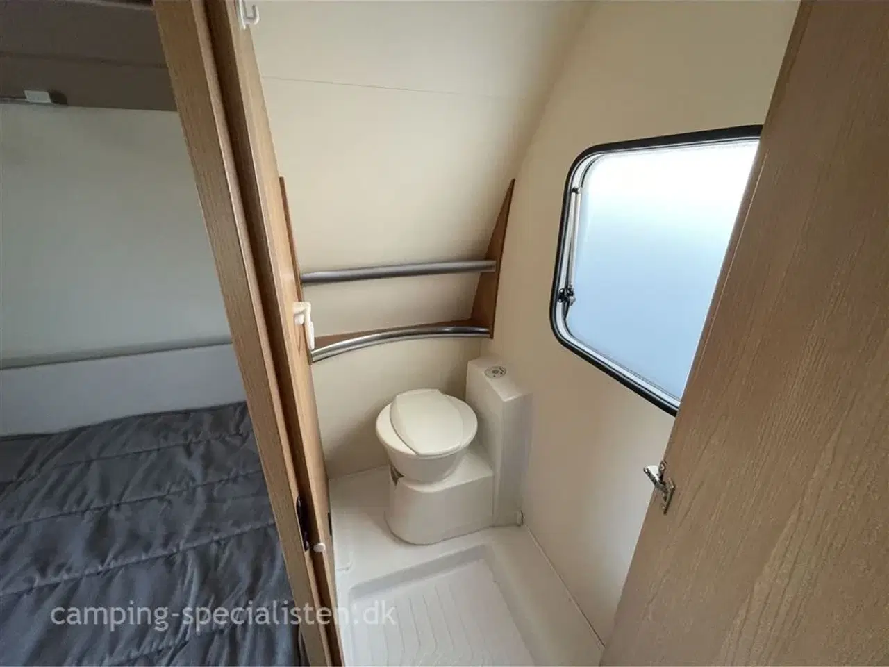 Billede 10 - 2015 - Knaus Sport 450 FU   Knaus Sport 450 FU 2015 - Se den nu hos Camping-Specialisten.dk