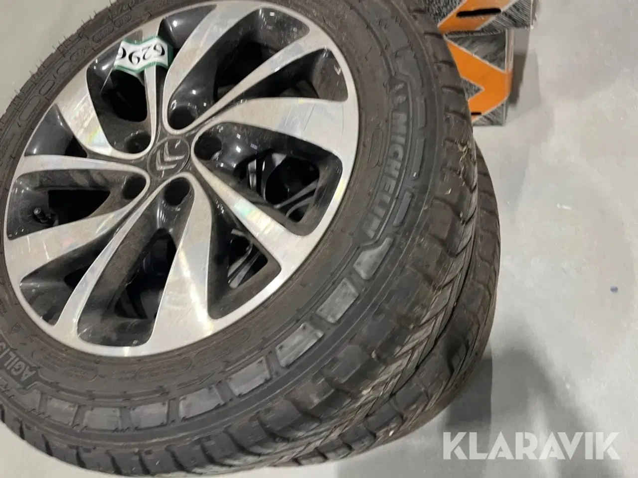 Billede 5 - Helårsdæk med fælg Michelin 215/60R17 4 styk