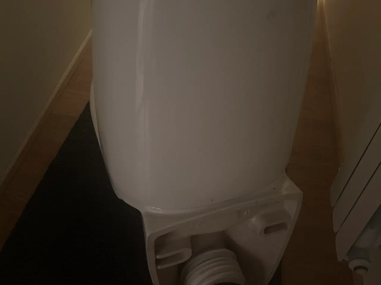 Billede 4 - Væghængt toilet