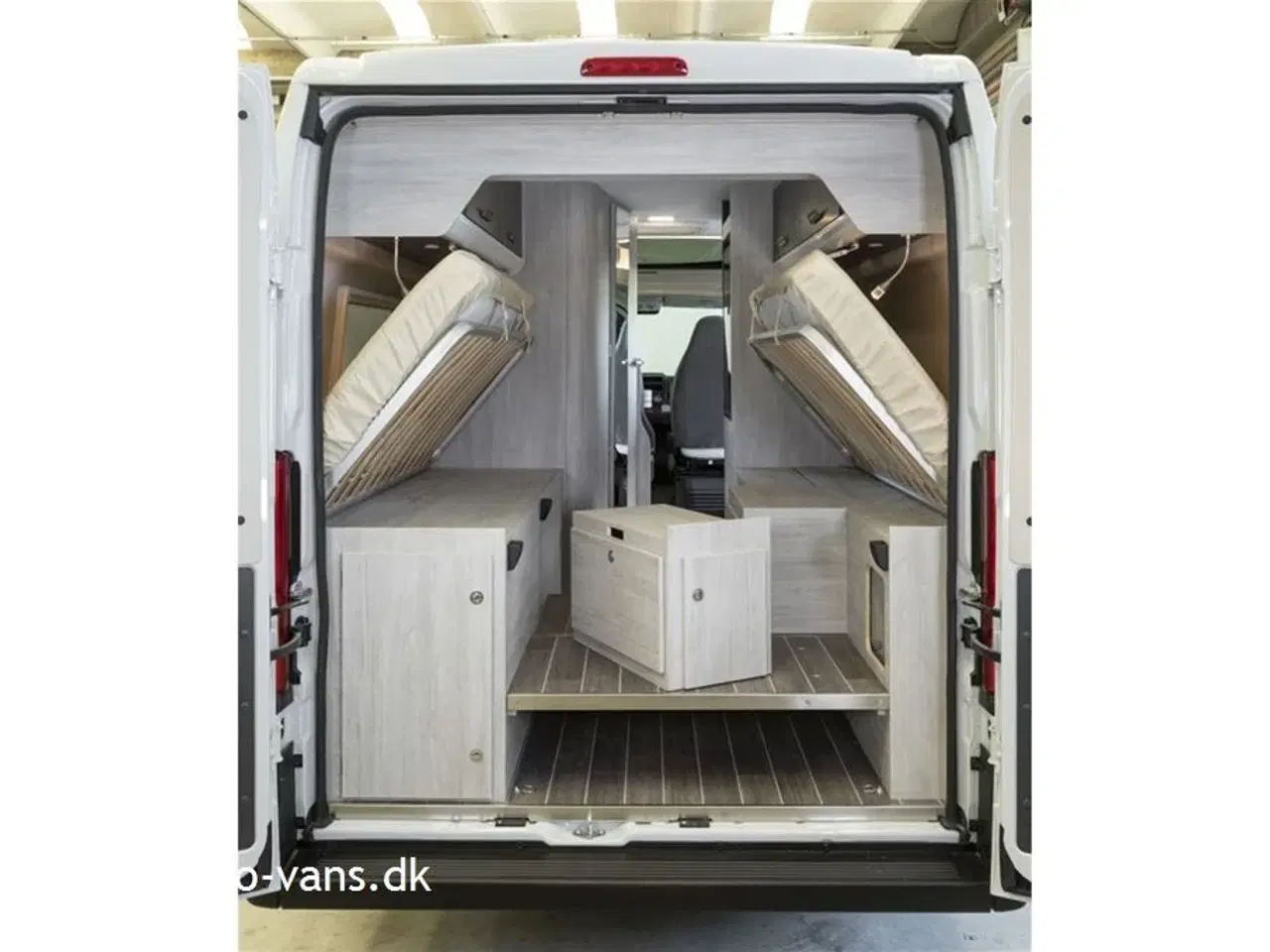 Billede 10 - 2024 - Rollerteam Livingstone DUO Sport CamperVan med enkeltsenge som kan omforandres til dobb.seng