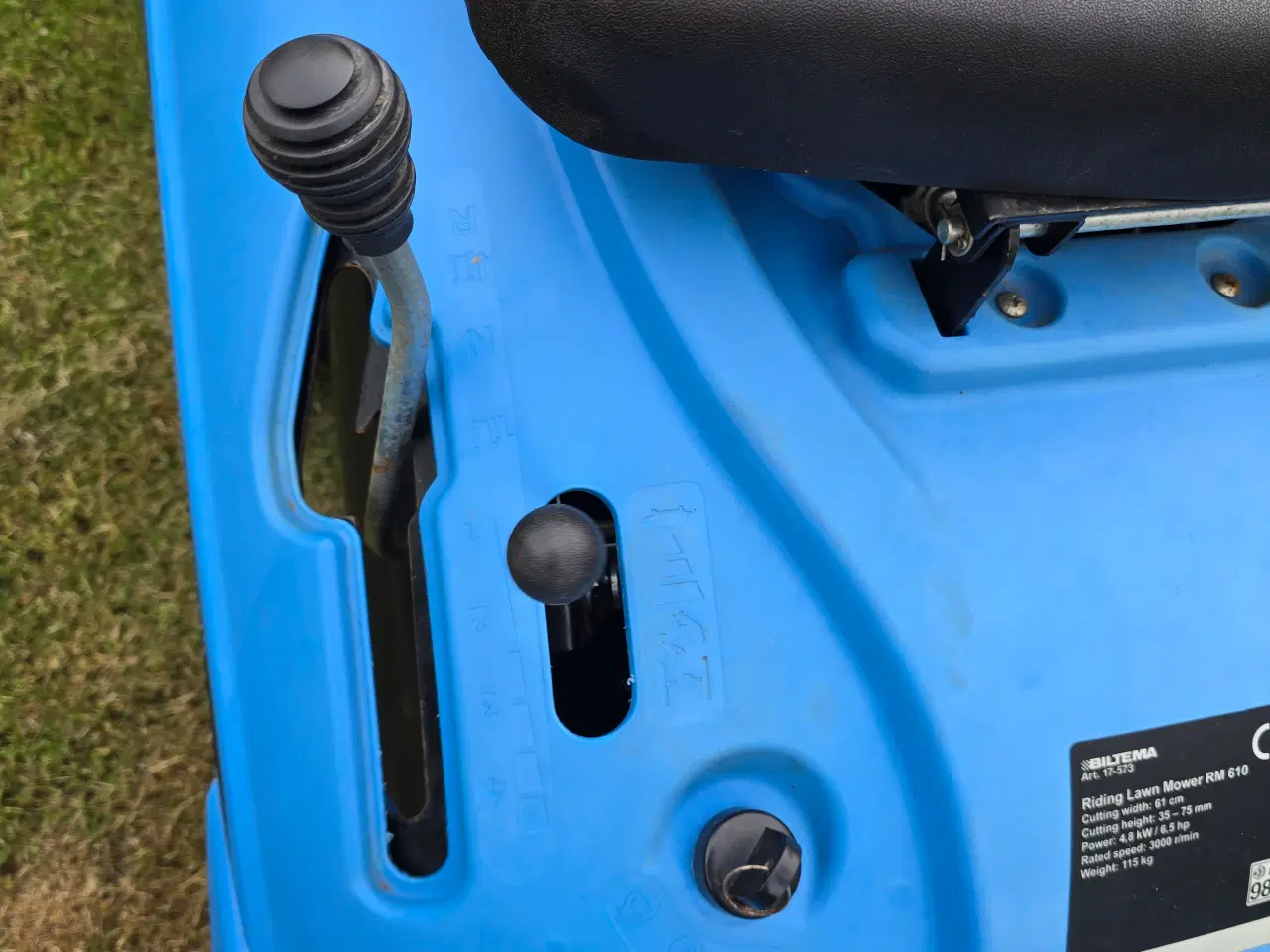 Billede 5 - Biltema plænetraktor. 