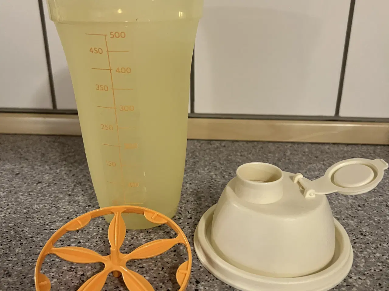 Billede 2 - Tupperware Quick Shake-beholder