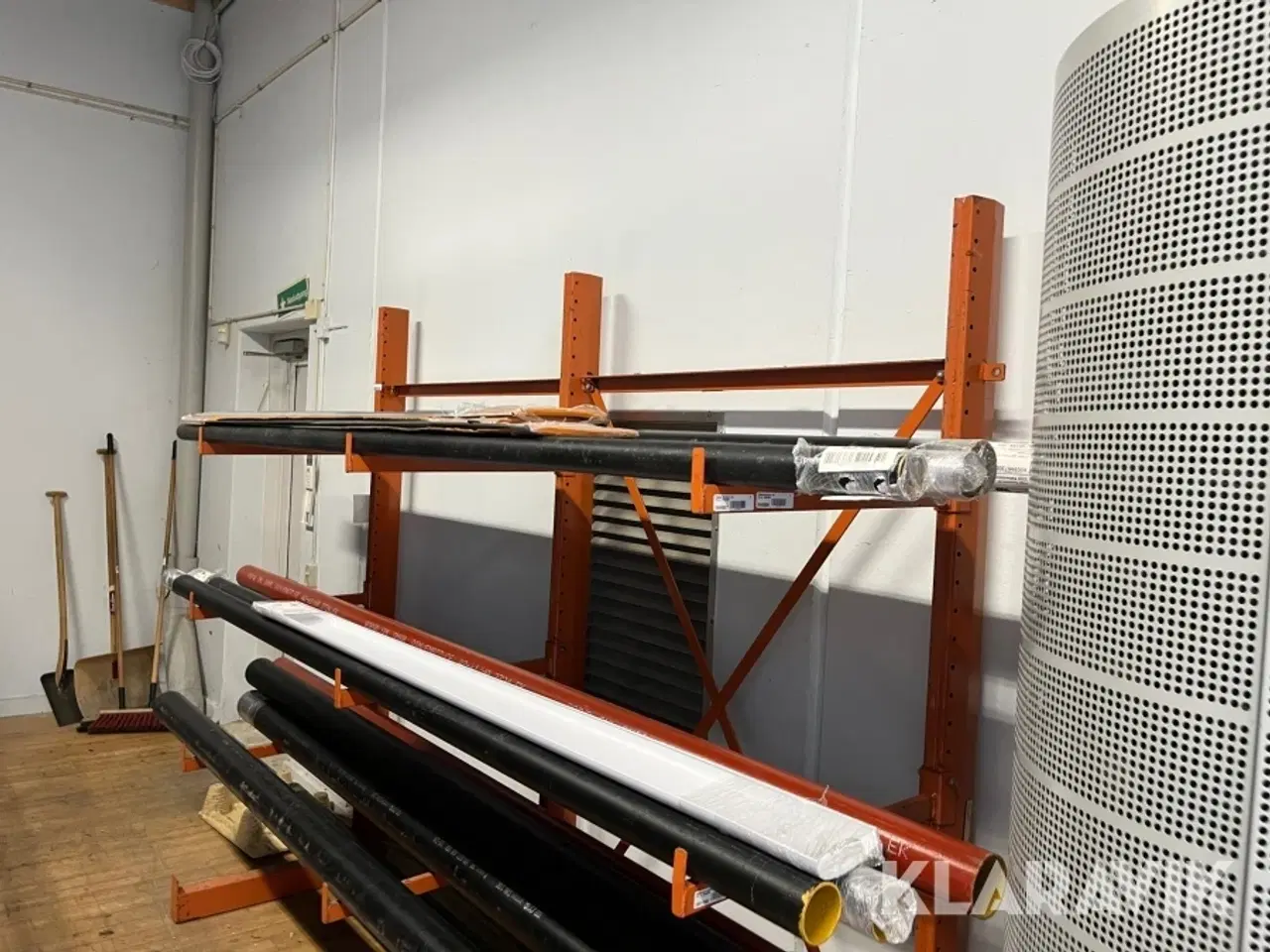 Billede 2 - Grenreol en række