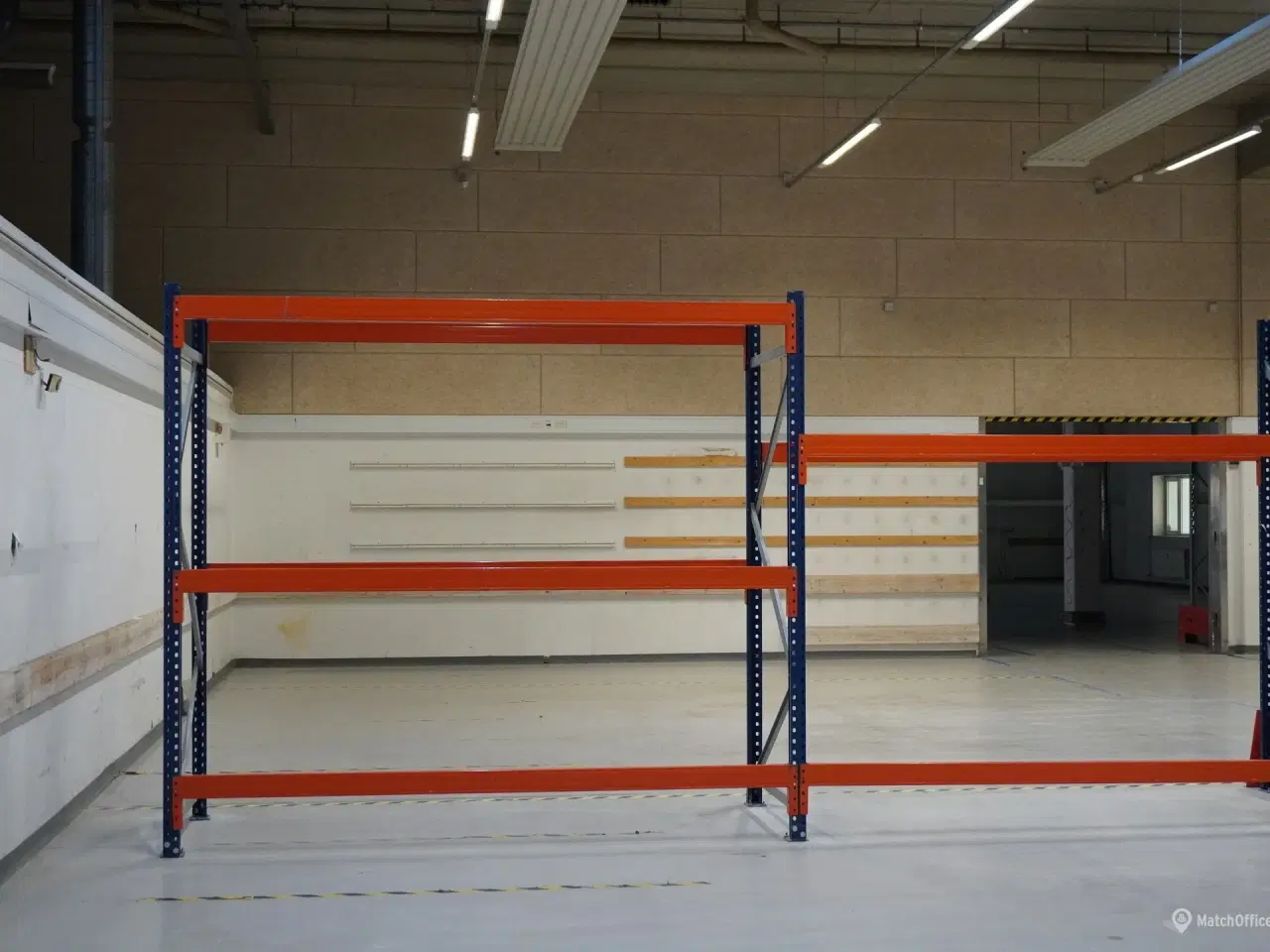 Billede 2 - Lager med central placering i Lyngby