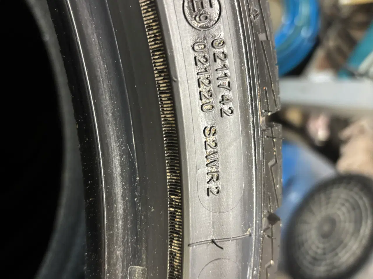 Billede 4 - 235/35R20 92V Frigus vinterdæk