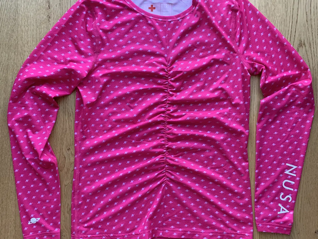 Billede 1 - Planet Nusa limited edition bluse 