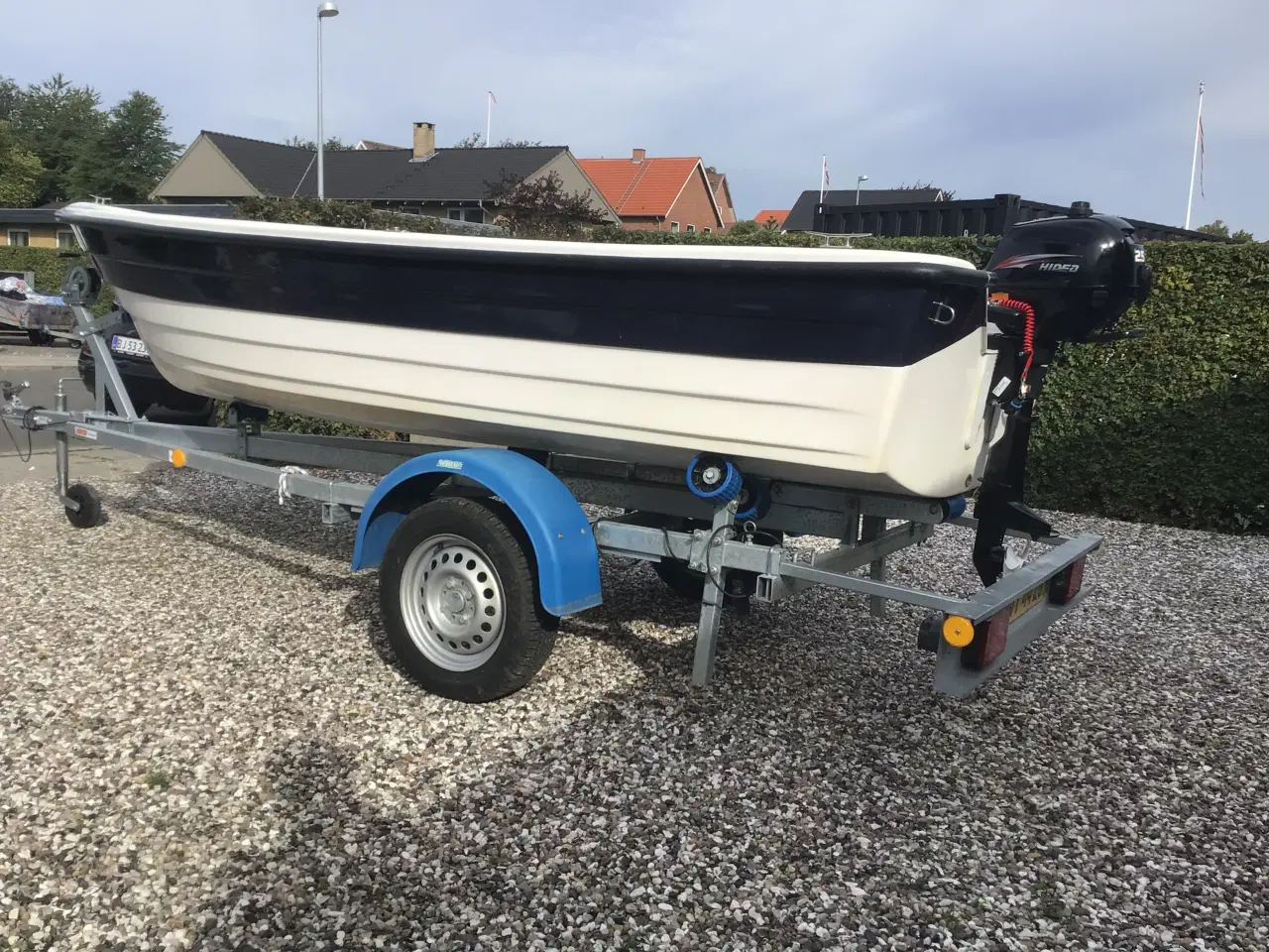 Billede 2 - Nyere jolle med trailer