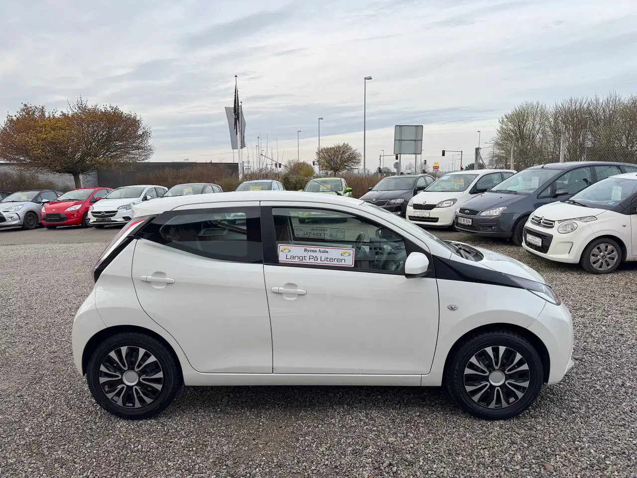 Billede 2 - Toyota Aygo Xplay Nysyn meget økonomisk