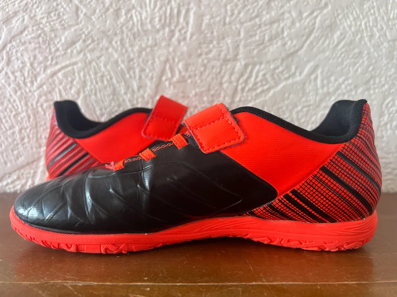 Billede 7 - Indendørs Fodboldstøvler fra Puma. Str. 34.