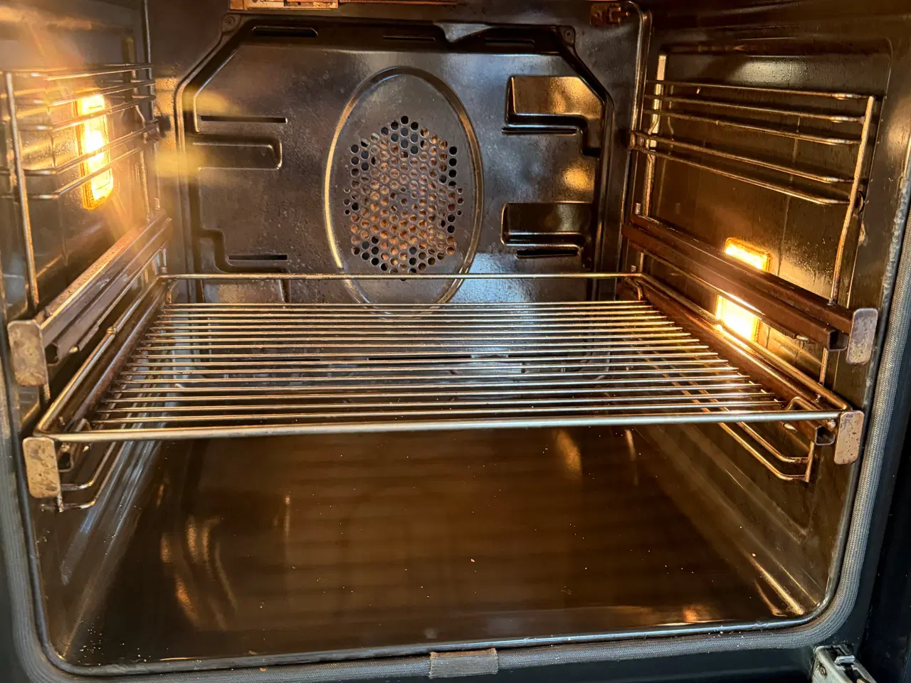 Billede 2 - Blomberg Pyrolyse indbygningdovn 