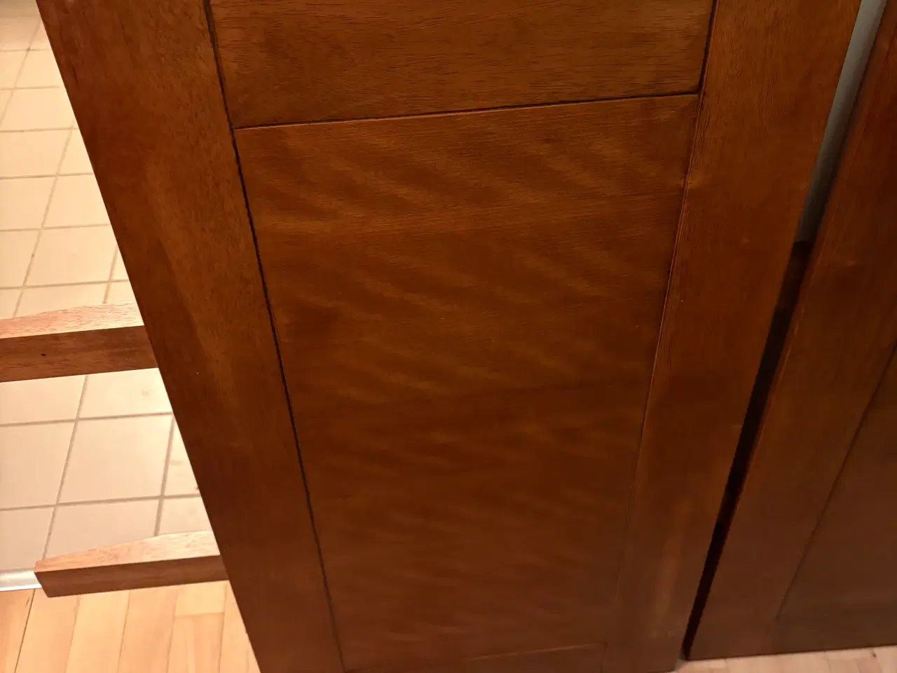 Billede 5 - Spisebordssæt med læderstole