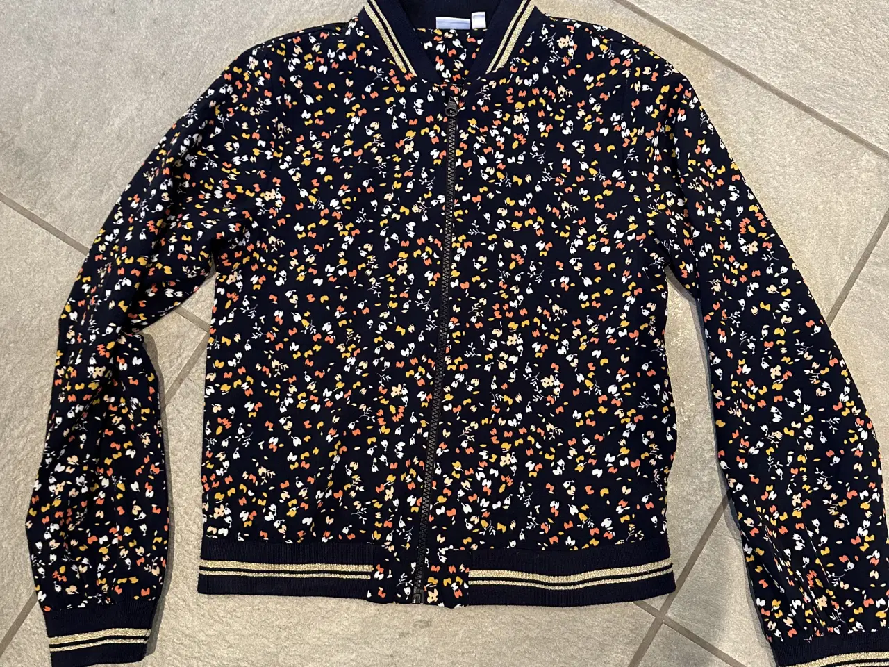 Billede 1 - Bomberjakke i str. 146/152