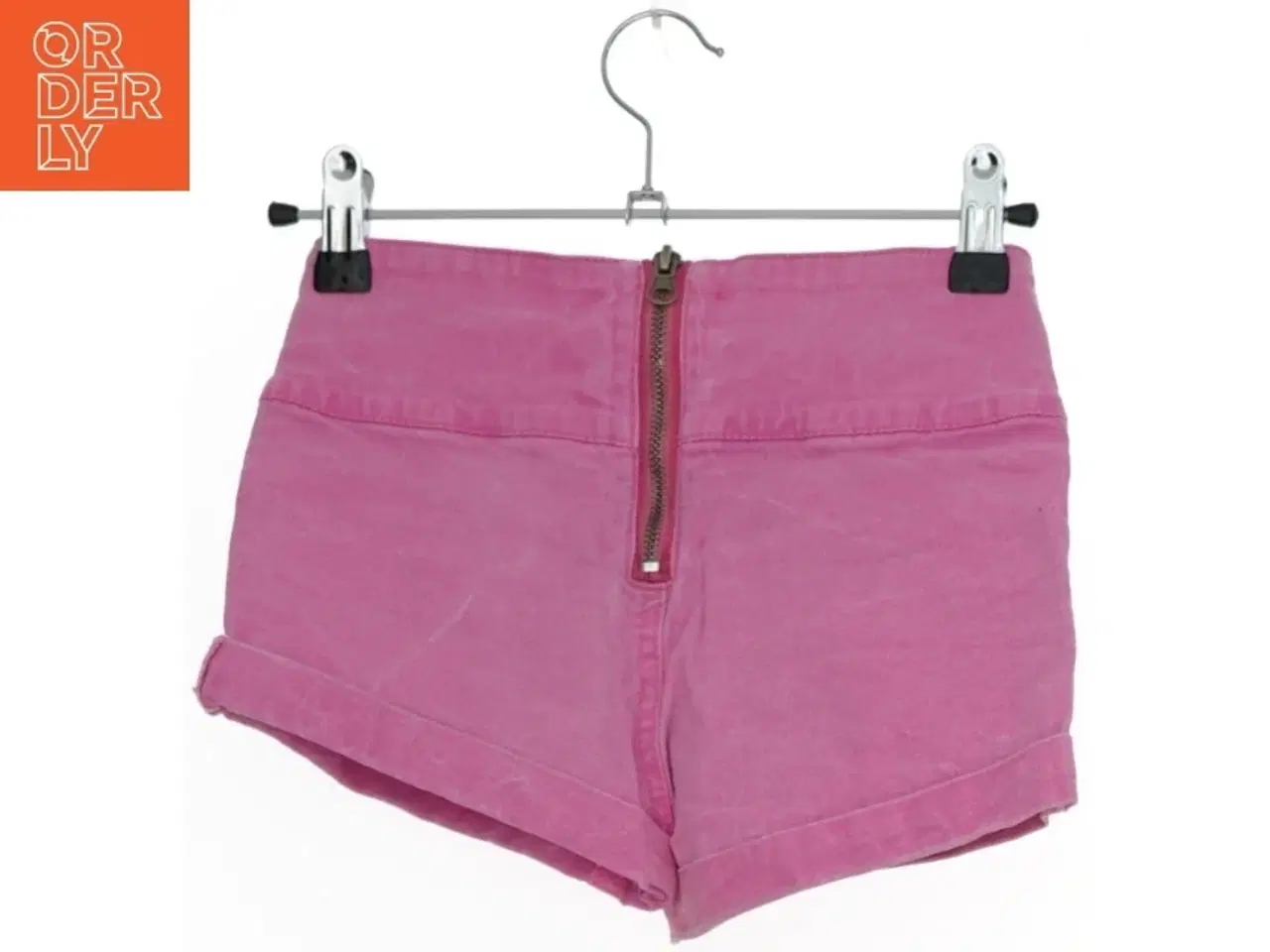 Billede 2 - Rosa shorts med lynlås fra Queenz (str. 128)