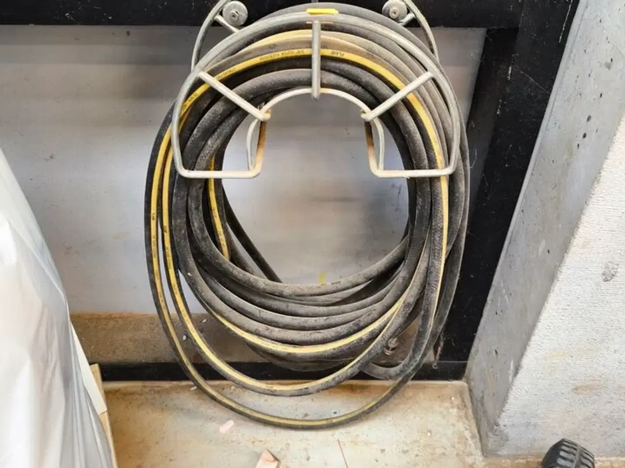 Billede 2 - Kompressor 2,6 HK inkl. slange