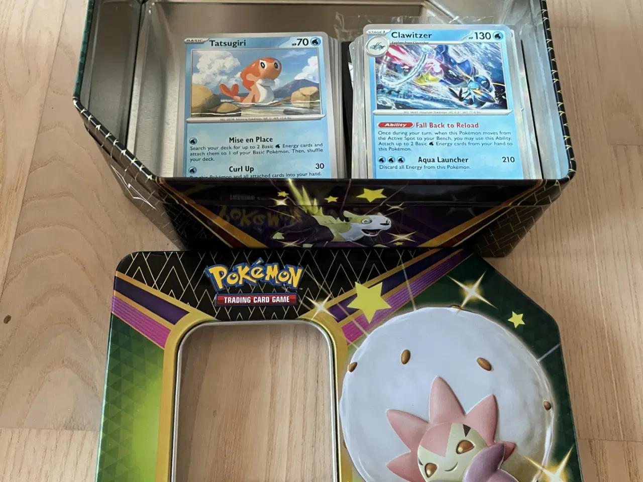Billede 4 - 🎁 Pokémon kort i flot tin – 235 stk pokemonkort