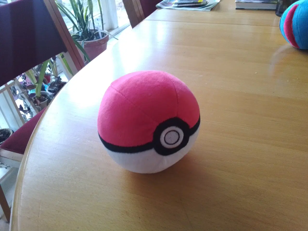 Billede 10 - 4 figurer, kugle og yoyo og 7 bamser