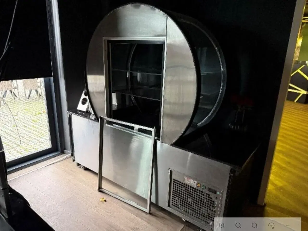 Billede 1 - Rund display køler i med glasfront