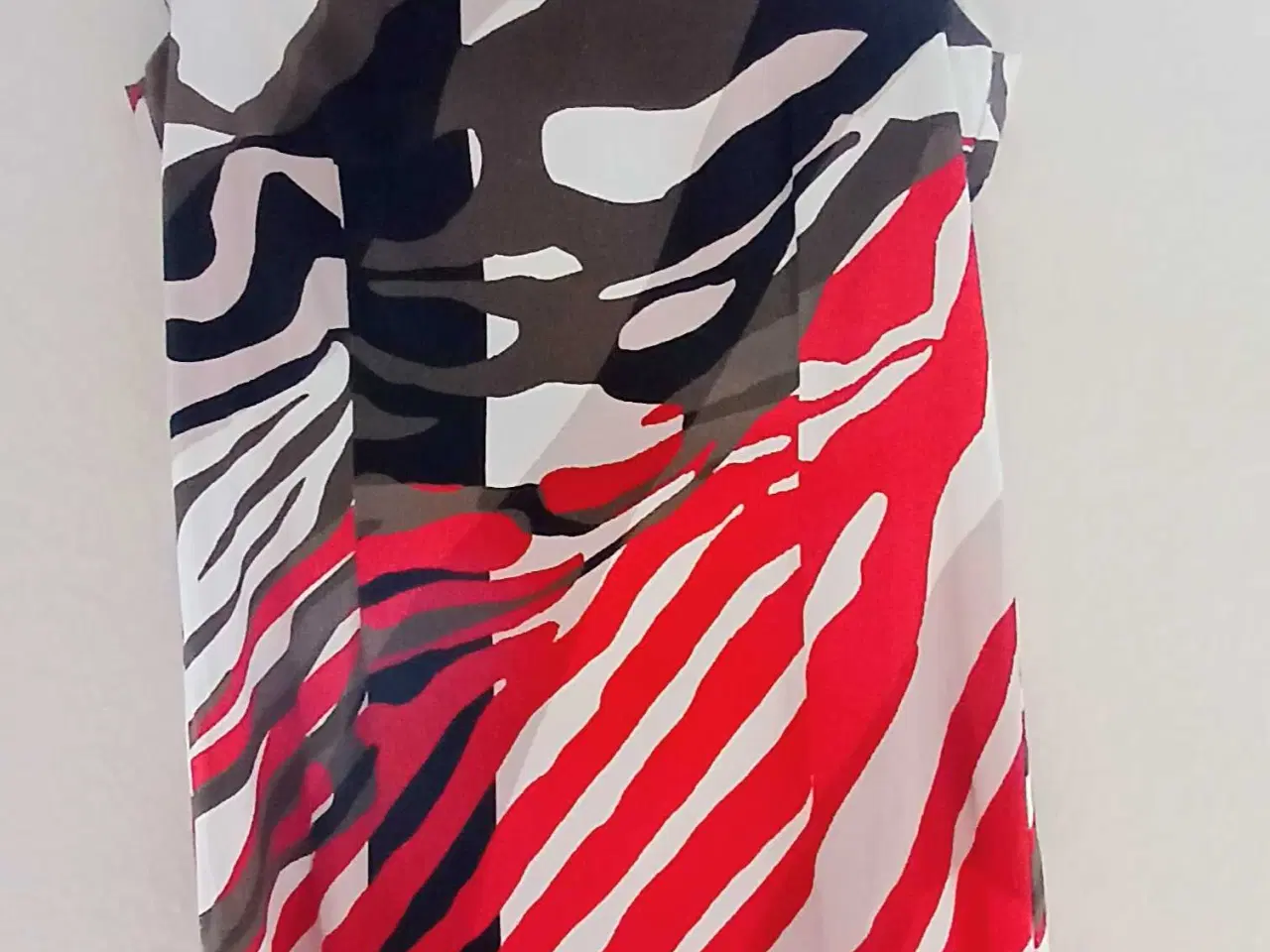 Billede 2 - Festlig kjole med jakke.