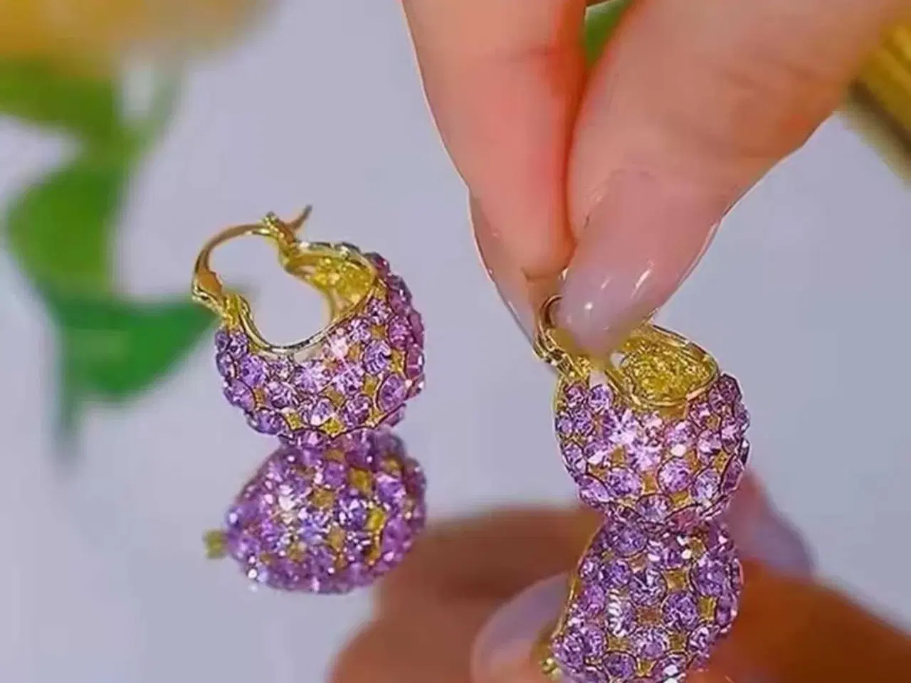 Billede 3 - Skinnende ørestikker