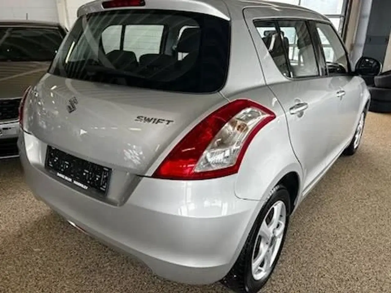 Billede 4 - Suzuki Swift 1,2 16V Club 94HK 5d Aut.