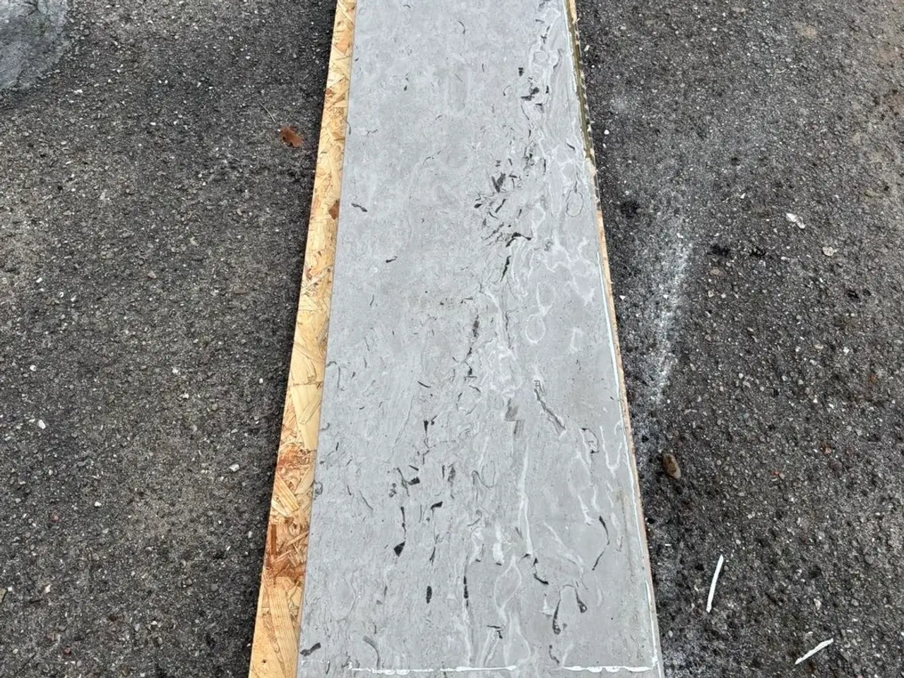 Billede 1 - 5 pæne marmorplader fra Overlund Skole